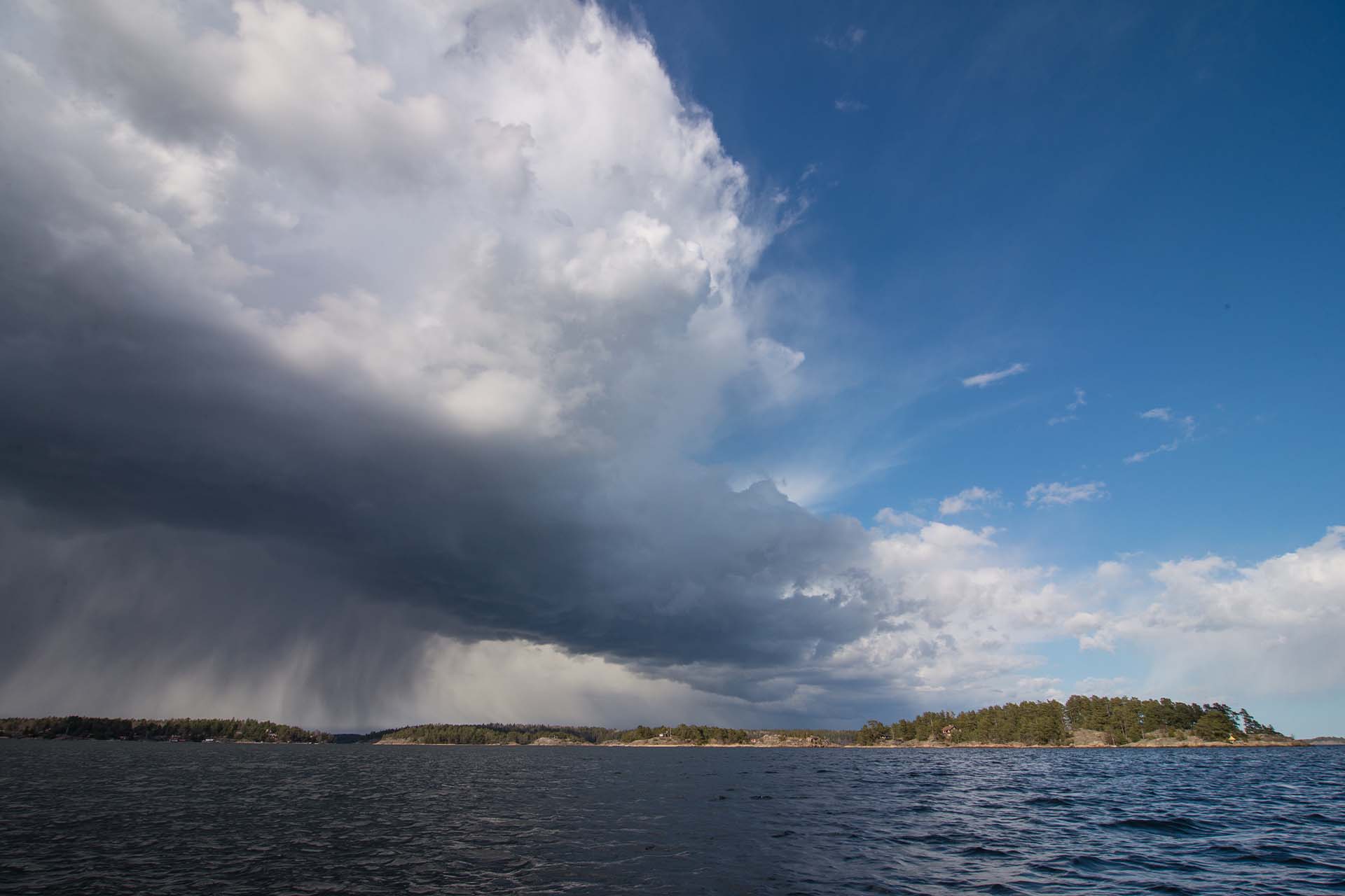 Vyörypilvi meren päällä